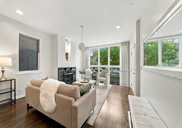 Photo 1 of Condo for sale at 853 N Wood St #1, Chicago, IL 60622 | MLS# 12781837 | Listing updated on 2026-10-10