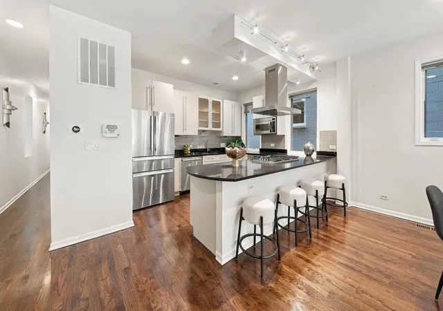 Photo 4 of Condo for sale at 853 N Wood St #1, Chicago, IL 60622 | MLS# 12781837 | Listing updated on 2026-10-10
