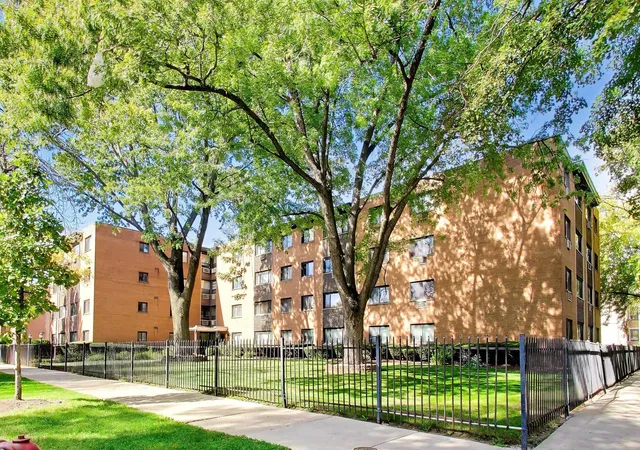 Photo 2 of Condo for sale at 1600 W Greenleaf Ave #102, Chicago, IL 60626 | MLS# 12781849 | Listing updated on 2026-10-09