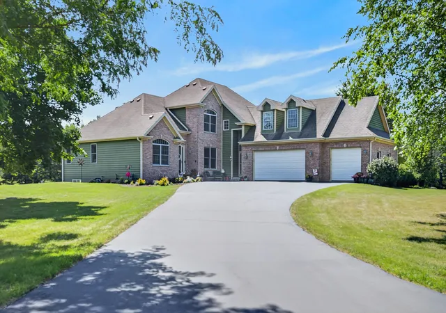 Photo 1 of Single family home for sale at 7202 Paulson Dr, Marengo, IL 60152 | MLS# 12781861 | Listing updated on 2026-10-09