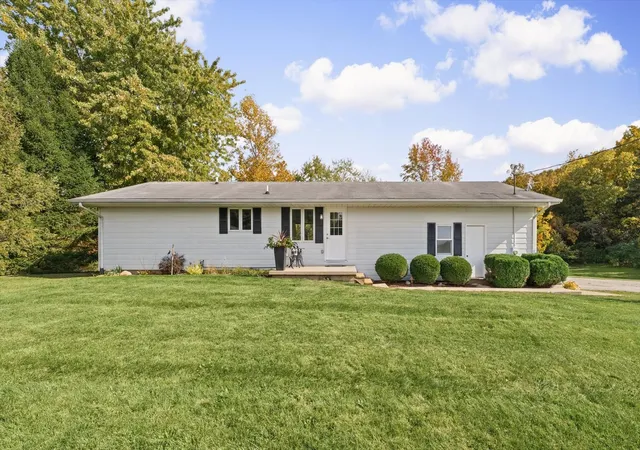 Photo 2 of Single family home for sale at 88 County Rd 2000 N, Mahomet, IL 61853 | MLS# 12781866 | Listing updated on 2026-10-29