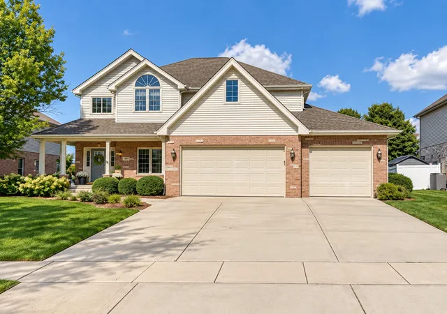Single family home for sale at 851 W Woodlawn Rd, New Lenox, IL 60451 | MLS# 12781872