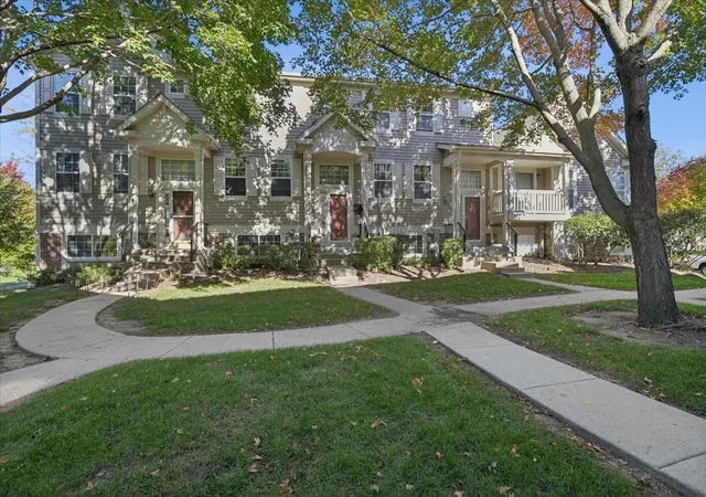 Photo 1 of Townhouse for sale at 1107 Manchester Cir, Grayslake, IL 60030 | MLS# 12781876 | Listing updated on 2026-10-28