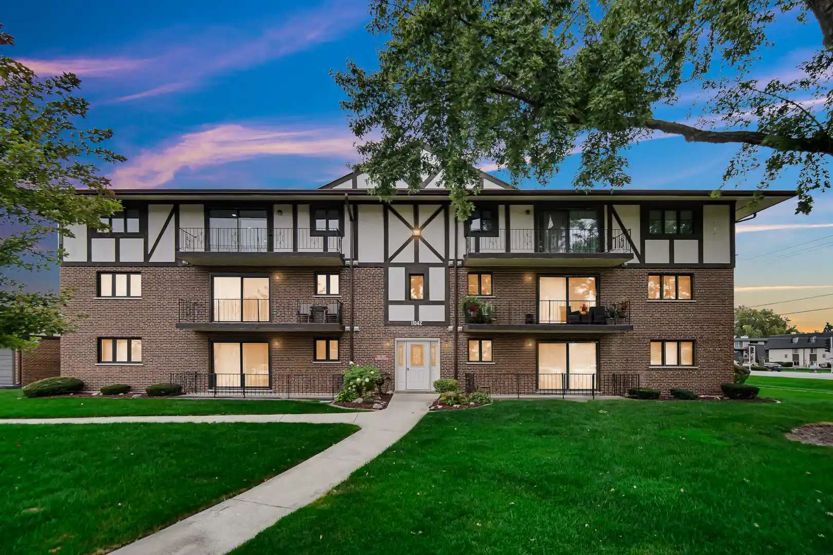 Listing Photo 1 - Condo for sale in 11042 S Theresa Cir located at 11042 S Theresa Cir, Palos Hills, IL 60465 - Unit #3A
