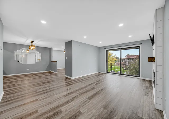 Listing Photo 4 - Condo for sale in building located at 11042 S Theresa Cir, Palos Hills, IL 60465 - Unit #3A