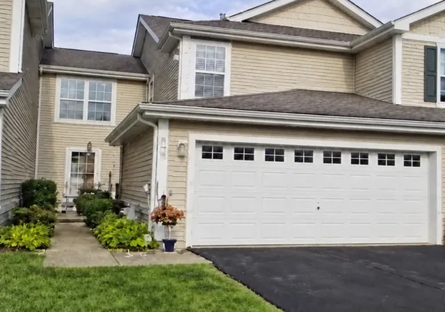 Townhouse for sale at 425 N Carlisle Ct, Round Lake, IL 60073 | MLS# 12781904