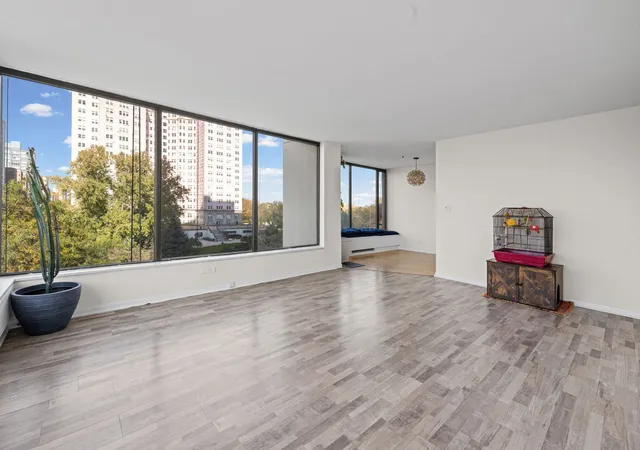 Photo 3 of Condo for sale at 5455 N Sheridan Rd #515, Chicago, IL 60640 | MLS# 12781909 | Listing updated on 2026-10-30