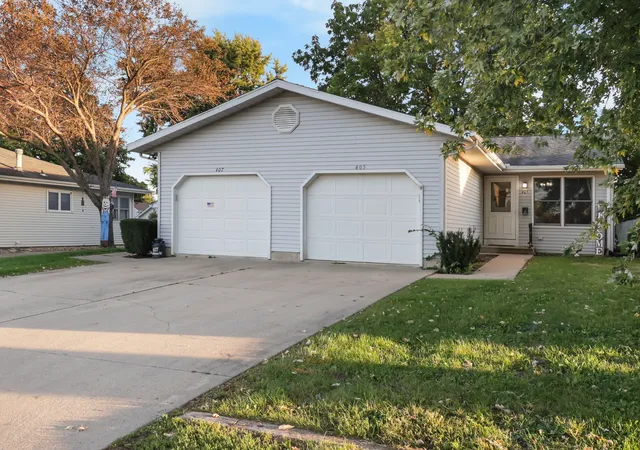 Listing Photo 1 - Condo for sale in building located at 405 Gentleman St, Ottawa, IL 61350
