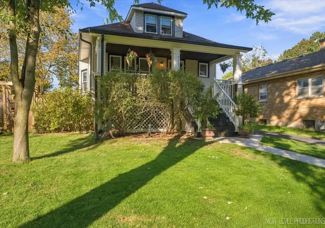 Single family home for sale at 522 Anderson Blvd, Geneva, IL 60134 | MLS# 12781936