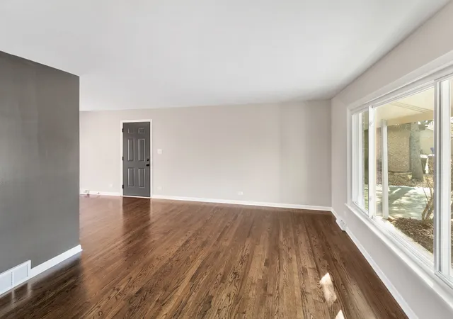 Photo 3 of Single family home for sale at 1339 Heather Rd, Homewood, IL 60430 | MLS# 12781938 | Listing updated on 2026-10-10