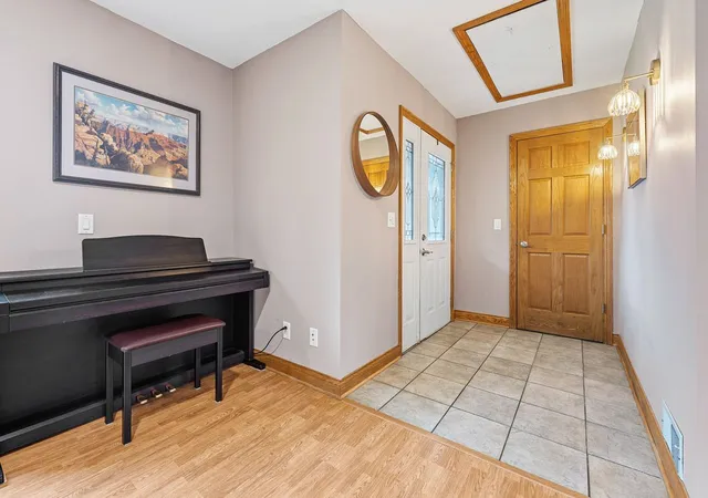 Photo 1 of Single family home for sale at 3813 Mccabe Ave, Crystal Lake, IL 60014 | MLS# 12781948 | Listing updated on 2026-10-17