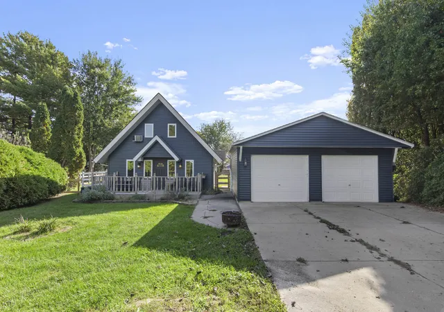 Photo 2 of Single family home for sale at 4686 E 2351st Road, Somonauk, IL 60552 | MLS# 12781972 | Listing updated on 2026-10-09