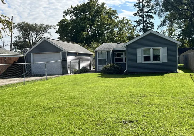 Photo 1 of Single family home for sale at 242 29th Avenue, East Moline, IL 61244 | MLS# 12781978 | Listing updated on 2026-10-10