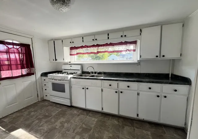 Photo 2 of Single family home for sale at 242 29th Avenue, East Moline, IL 61244 | MLS# 12781978 | Listing updated on 2026-10-10