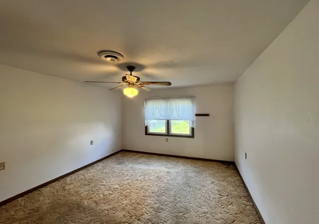 Photo 4 of Single family home for sale at 242 29th Avenue, East Moline, IL 61244 | MLS# 12781978 | Listing updated on 2026-10-10