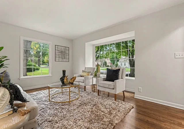 Photo 4 of Single family home for sale at 35 S Westlawn Ave, Aurora, IL 60506 | MLS# 12781984 | Listing updated on 2026-10-10