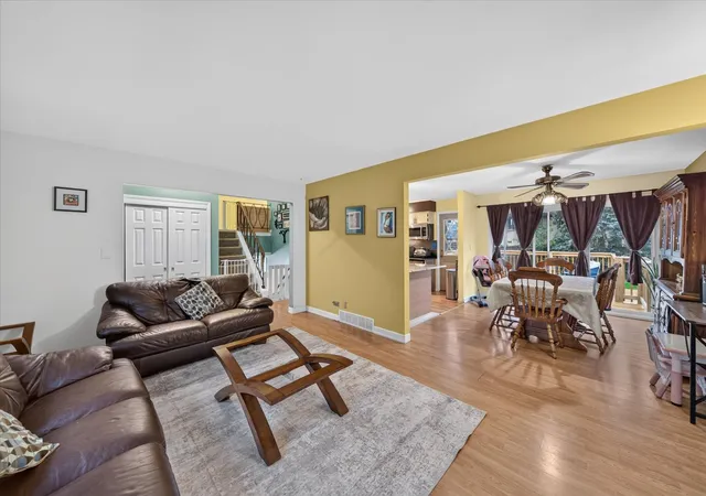 Photo 2 of Single family home for sale at 824 Dolores Dr, Bensenville, IL 60106 | MLS# 12781996 | Listing updated on 2026-10-22