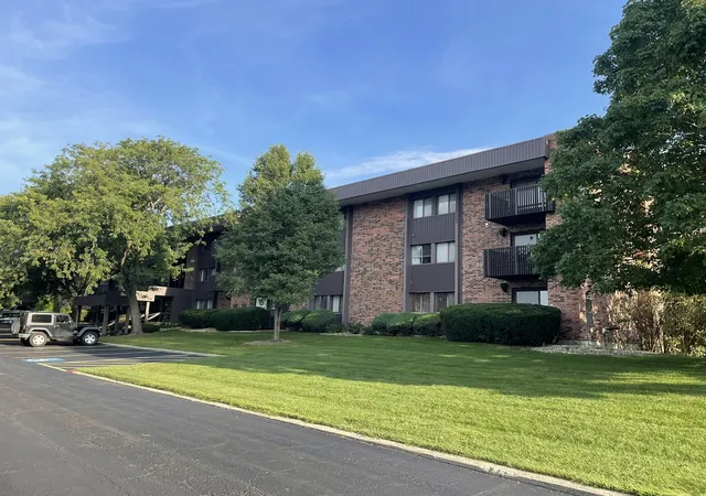 Photo 1 of Condo for sale at 1504 Woodbridge Rd #1F, Joliet, IL 60436 | MLS# 12782037 | Listing updated on 2026-10-09