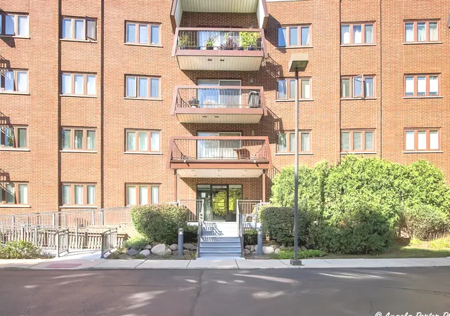 Listing Photo 1 - Condo for sale in building located at 400 E Dundee Rd, Wheeling, IL 60089 - Unit #105C