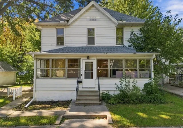 Photo 3 of Single family home for sale at 105 9th Avenue, Sterling, IL 61081 | MLS# 12782067 | Listing updated on 2026-10-09