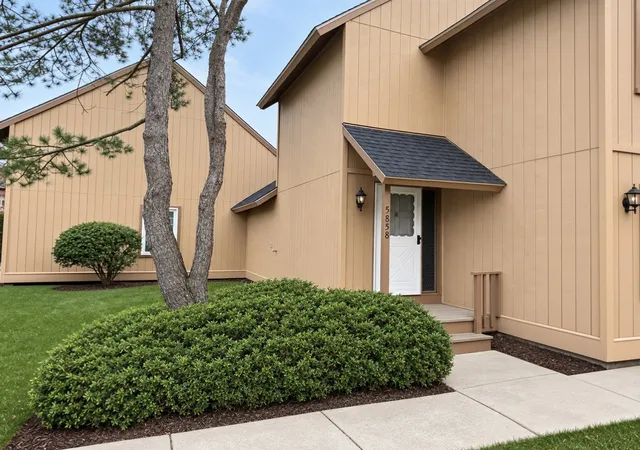 Photo 1 of Condo for sale at 5858 Heatherridge Dr #5858, Gurnee, IL 60031 | MLS# 12782090 | Listing updated on 2026-10-22