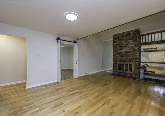 Listing Photo 4 - Condo for sale in building located at 5858 Heatherridge Dr, Gurnee, IL 60031 - Unit #5858