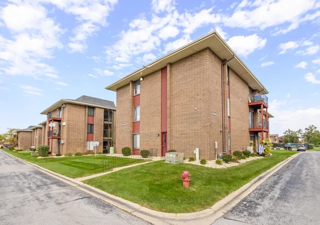 Photo 1 of Condo for sale at 15736 Terrace Dr #R02, Oak Forest, IL 60452 | MLS# 12782117 | Listing updated on 2026-10-28