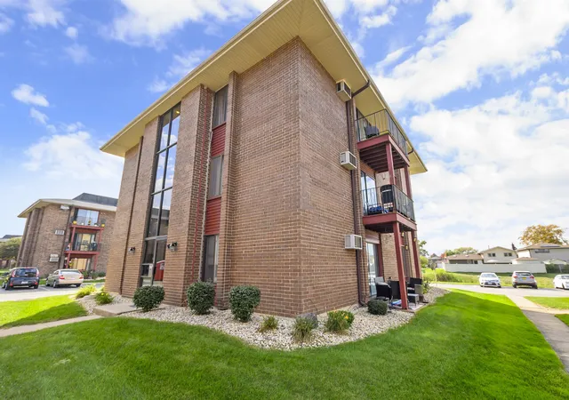 Photo 1 of Condo for sale at 15736 Terrace Dr #R02, Oak Forest, IL 60452 | MLS# 12782117 | Listing updated on 2026-10-28