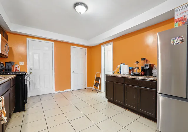 Photo 4 of Single family home for sale at 227 154th Place, Calumet City, IL 60409 | MLS# 12782141 | Listing updated on 2026-10-09
