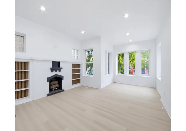Listing Photo 4 - Condo for sale in building located at 7947 S Morgan St, Chicago, IL 60620