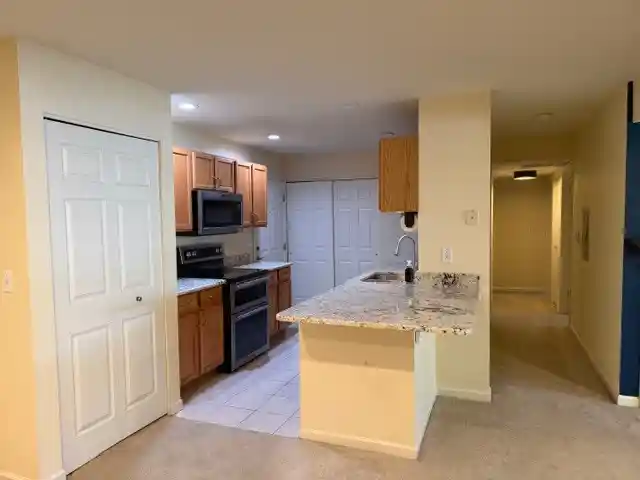 Listing Photo 2 - Condo for sale in 2404 Windward Blvd located at 2404 Windward Blvd, Champaign, IL 61821 - Unit #104