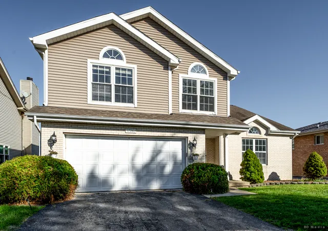 Photo 3 of Single family home for sale at 17963 Edwards Ave, Country Club Hills, IL 60478 | MLS# 12782176 | Listing updated on 2026-10-10