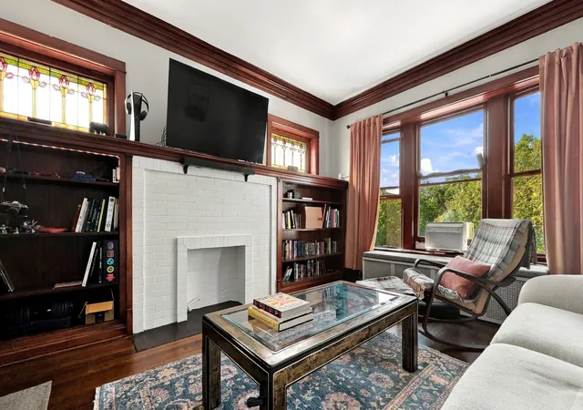 Photo 2 of Condo for sale at 5559 S Blackstone Ave #3, Chicago, IL 60637 | MLS# 12782178 | Listing updated on 2026-10-10