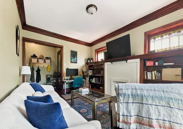 Photo 3 of Condo for sale at 5559 S Blackstone Ave #3, Chicago, IL 60637 | MLS# 12782178 | Listing updated on 2026-10-10