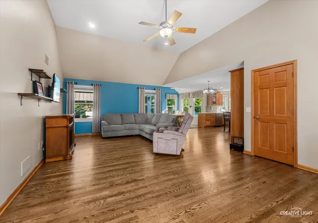 Photo 4 of Single family home for sale at 1271 Clearwater Dr, Yorkville, IL 60560 | MLS# 12782187 | Listing updated on 2026-10-22