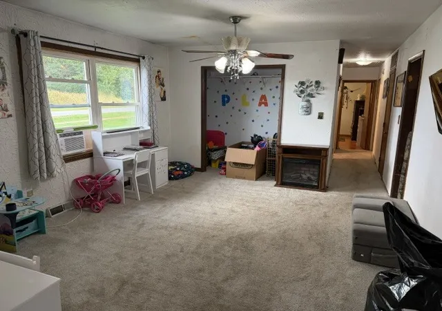 Photo 4 of Single family home for sale at 1108 Sunset Dr, Wilmington, IL 60481 | MLS# 12782188 | Listing updated on 2026-10-09