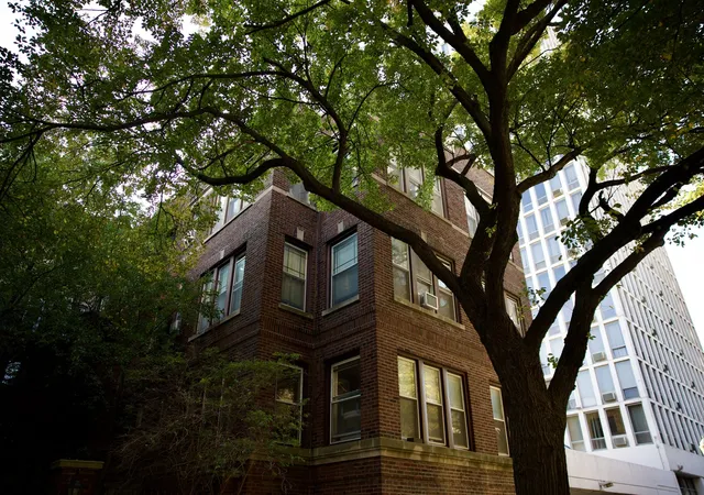 Listing Photo 4 - Condo for sale in building located at 3648 N Pine Grv Ave, Chicago, IL 60613 - Unit #3J