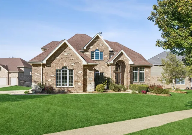 Photo 2 of Single family home for sale at 8675 Hotchkiss Dr, Frankfort, IL 60423 | MLS# 12782218 | Listing updated on 2026-10-10