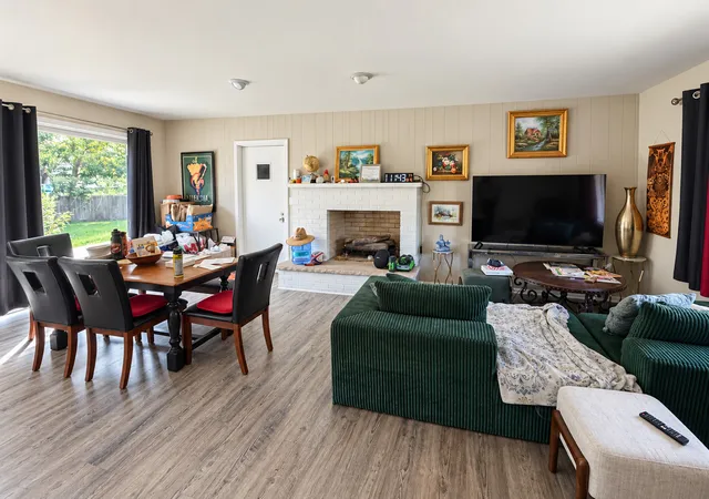 Photo 3 of Single family home for sale at 2323 N Sheridan Rd, Waukegan, IL 60087 | MLS# 12782227 | Listing updated on 2026-10-10