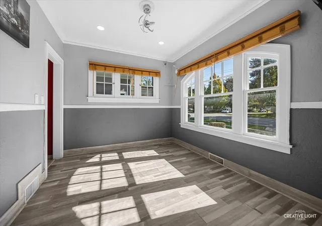 Photo 3 of Single family home for sale at 907 W Galena Blvd, Aurora, IL 60506 | MLS# 12782230 | Listing updated on 2026-10-22