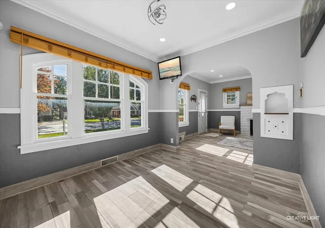 Photo 4 of Single family home for sale at 907 W Galena Blvd, Aurora, IL 60506 | MLS# 12782230 | Listing updated on 2026-10-22