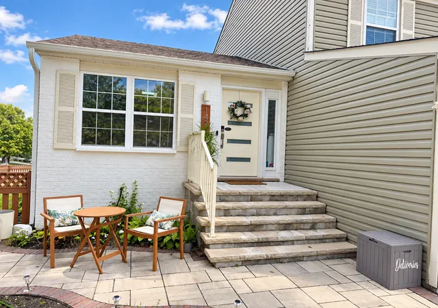 Photo 3 of Single family home for sale at 1423 Pioneer Ct, Waukegan, IL 60085 | MLS# 12782235 | Listing updated on 2026-10-10