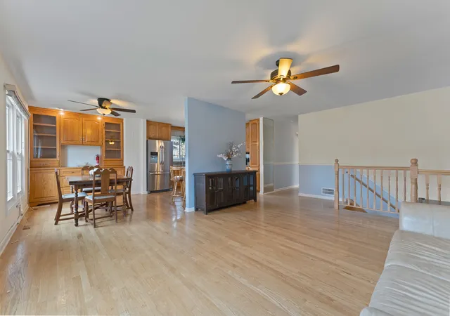 Photo 3 of Single family home for sale at 309 Plymouth Ln NW, Bloomingdale, IL 60108 | MLS# 12782243 | Listing updated on 2026-10-16