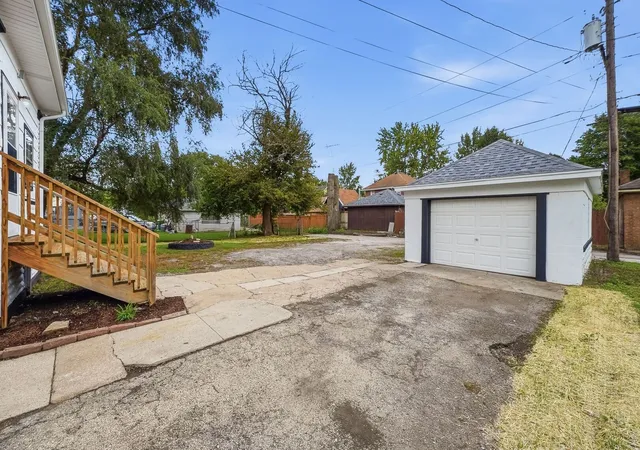 Photo 3 of Single family home for sale at 602 Whitley Ave, Joliet, IL 60433 | MLS# 12782261 | Listing updated on 2026-10-11