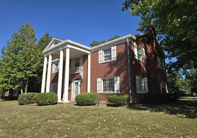 Photo 2 of Single family home for sale at 120 S Main St, Harrisburg, IL 62946 | MLS# 12782263 | Listing updated on 2026-10-29