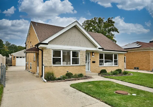 Photo 1 of Single family home for sale at 1652 Heidorn Ave, Westchester, IL 60154 | MLS# 12782268 | Listing updated on 2026-10-21