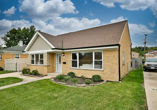 Photo 3 of Single family home for sale at 1652 Heidorn Ave, Westchester, IL 60154 | MLS# 12782268 | Listing updated on 2026-10-21
