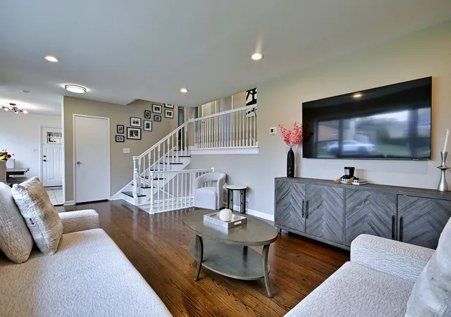 Photo 3 of Single family home for sale at 1652 Heidorn Ave, Westchester, IL 60154 | MLS# 12782268 | Listing updated on 2026-10-21