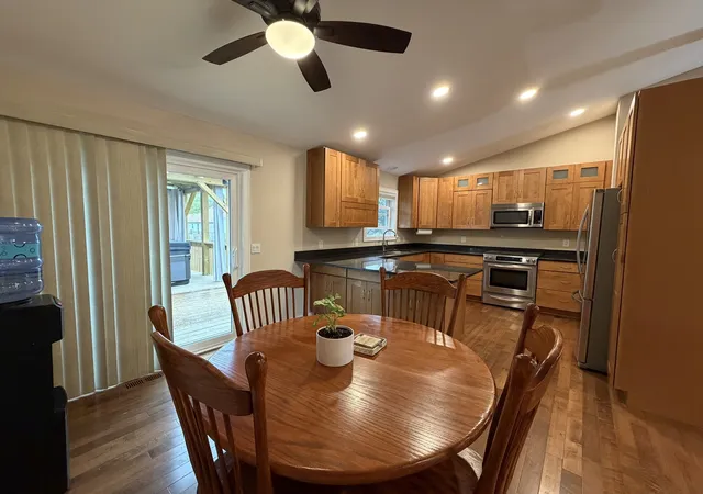 Photo 4 of Single family home for sale at 219 Newport Trl, Mc Henry, IL 60050 | MLS# 12782281 | Listing updated on 2026-10-10