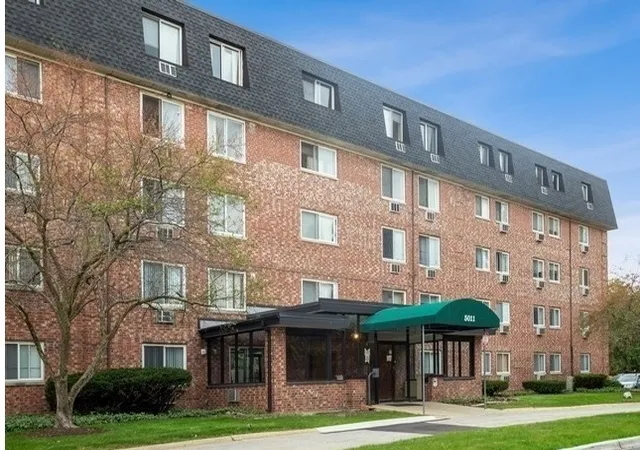 Photo 2 of Condo for sale at 5011 Valley Ln #304, Streamwood, IL 60107 | MLS# 12782295 | Listing updated on 2026-10-10